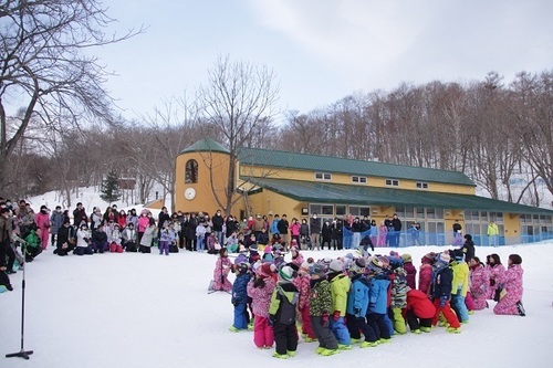 りす スキー大会 開会式全景.jpg